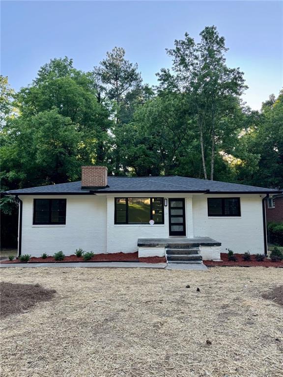 450 Collier Ridge Dr., Atlanta, GA 30318
