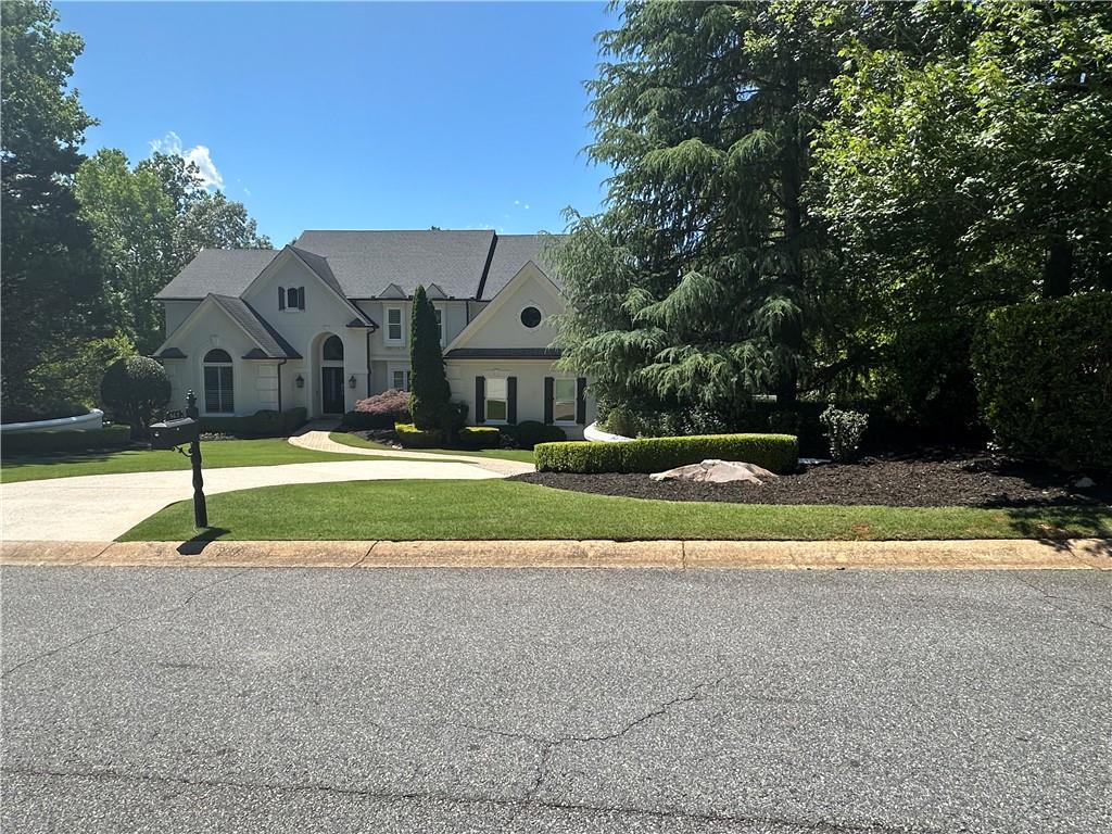 965 Tiverton Ln., Alpharetta, GA 30022