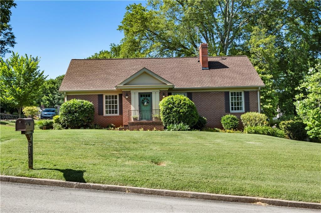 512 Williamsburg Dr., Dalton, GA 30720