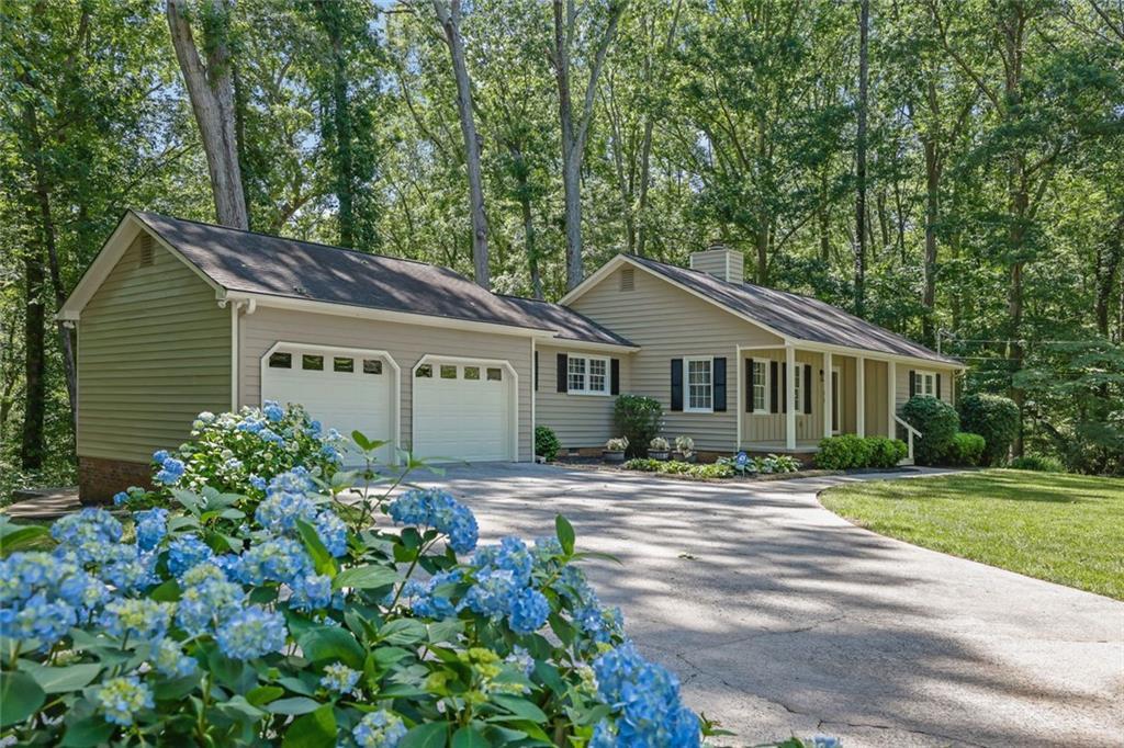4516 Creekwood Circle Cir., Kennesaw, GA 30152