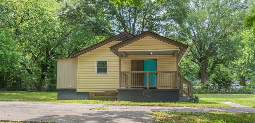 525 Baker Cir., Atlanta, GA 30318