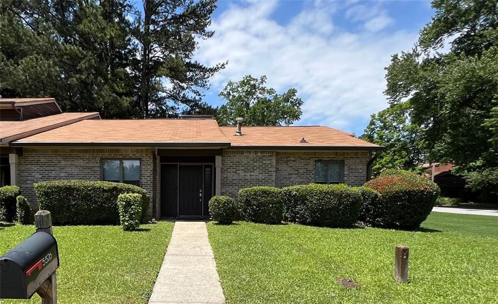 5526 Stoneleigh Ct., Stone Mountain, GA 30088
