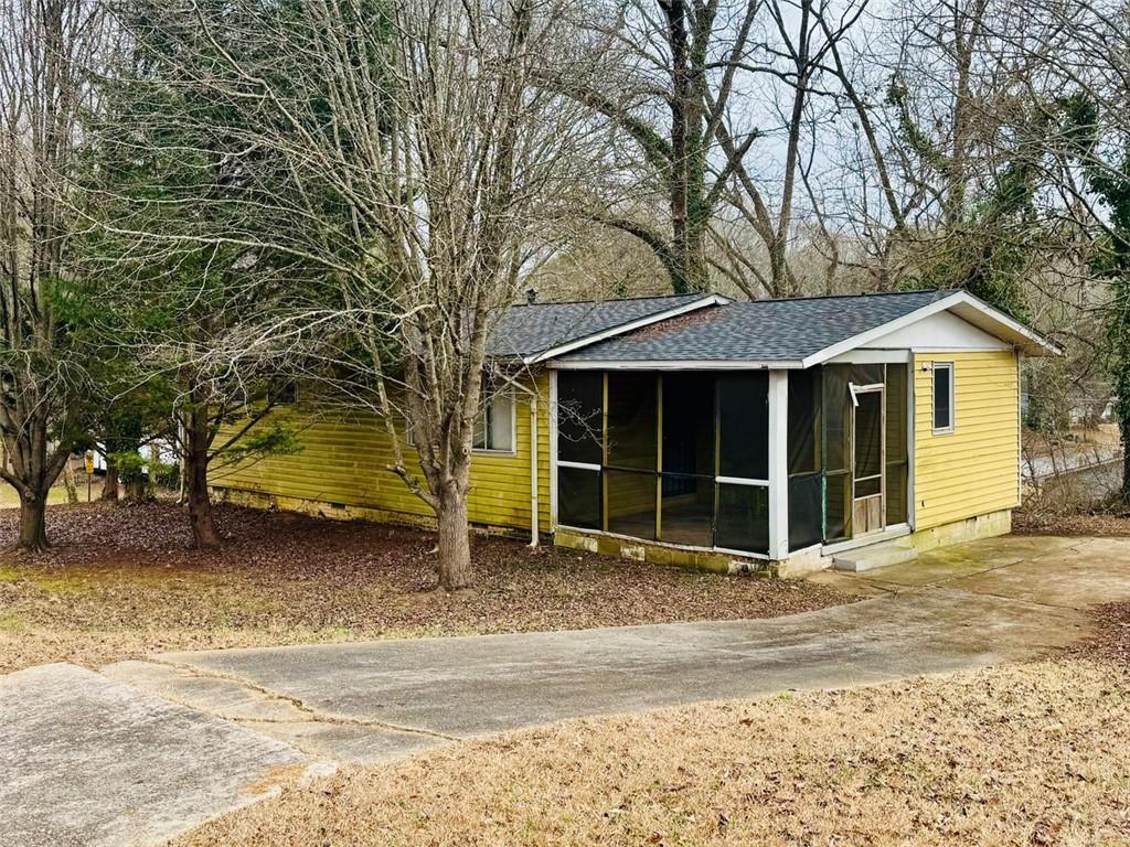 1101 Isa Dr., Atlanta, GA 30315