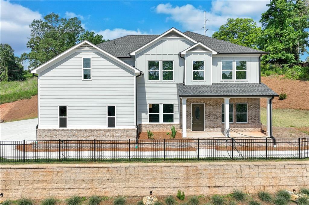 1226 Bloomsbury Ln., Gainesville, GA 30501