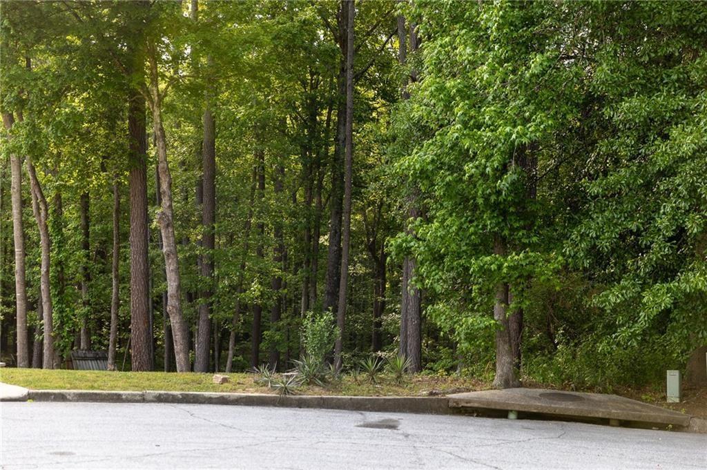 1230 Bullock Pl., Lilburn, GA 30047