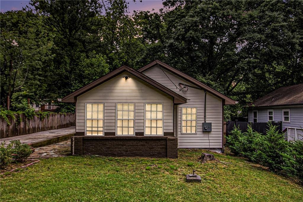 523 Mount Zion Rd., Hapeville, GA 30354