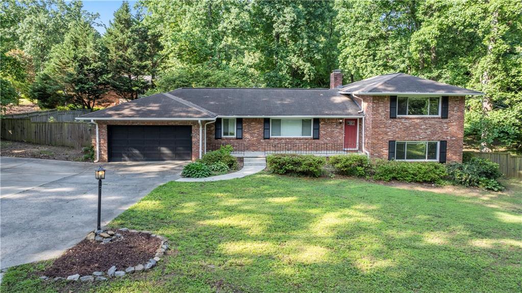 23 Hunting Creek Dr., Marietta, GA 30068