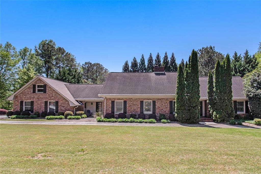 1935 Northbrooke Ln., Dunwoody, GA 30338