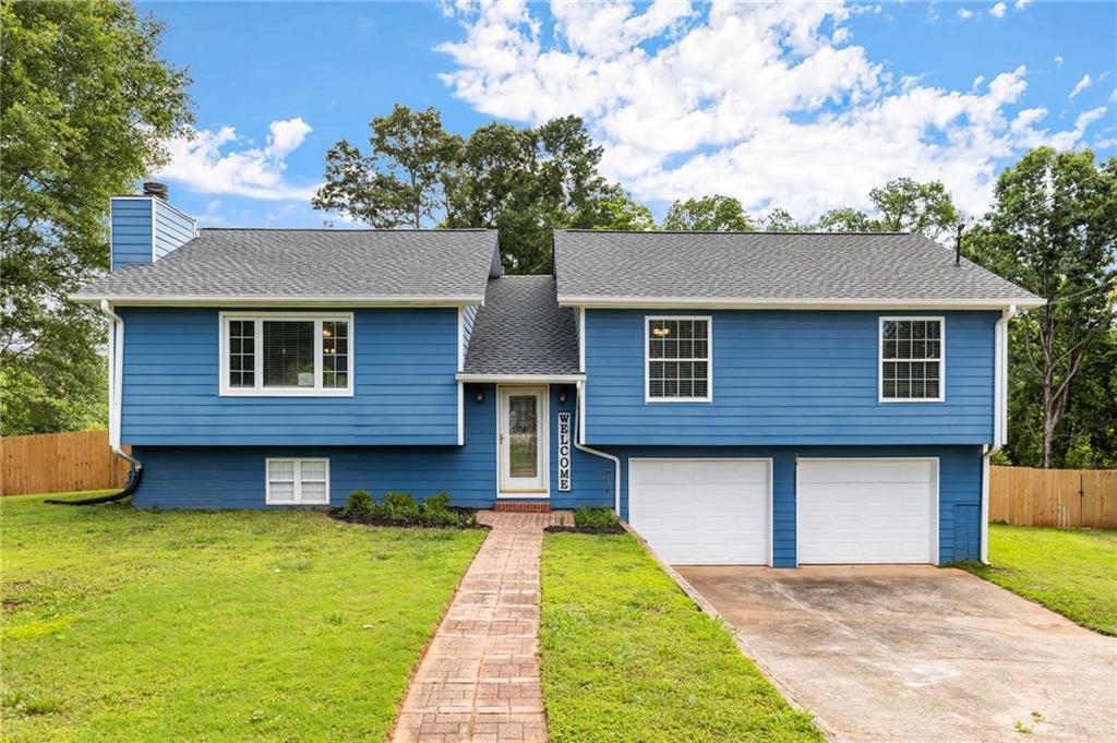 319 Hill Crest Cir., Woodstock, GA 30188