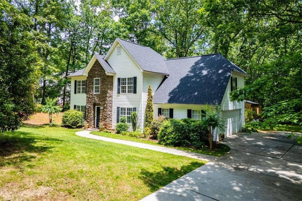 97 Coral Dr., Whitesburg, GA 30185