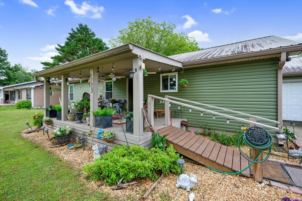 4223 Spring Valley Dr., Cohutta, GA 30710