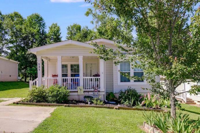 131 Bob White Ln., Newnan, GA 30263