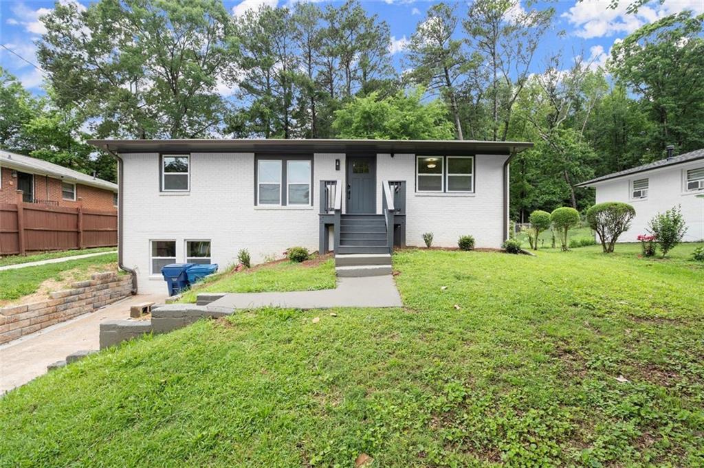 569 Oakside Dr., Atlanta, GA 30331