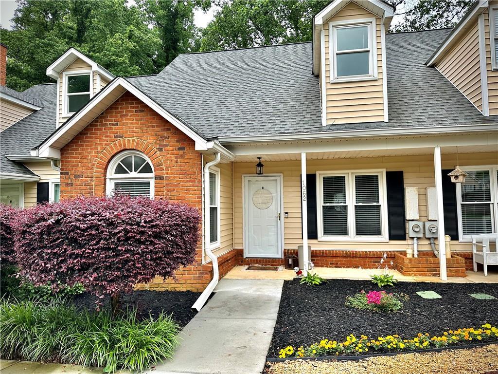 1062 Sasha Ln., Roswell, GA 30075