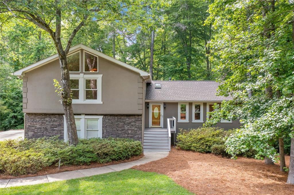 2717 Hearthstone Cir., Marietta, GA 30062
