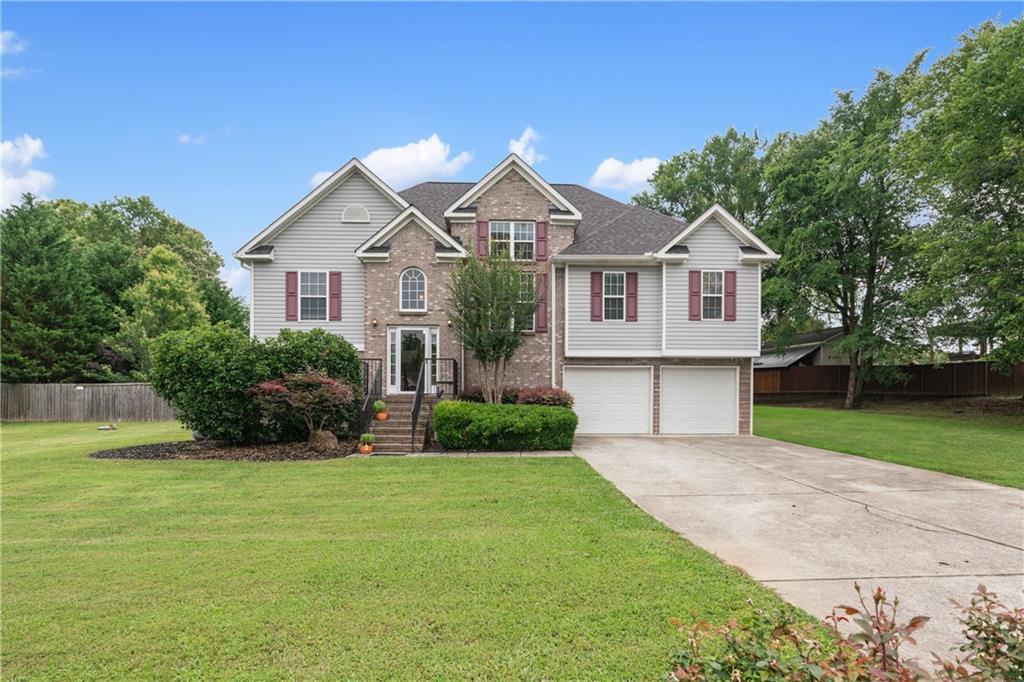 166 Woodford Way, Calhoun, GA 30701