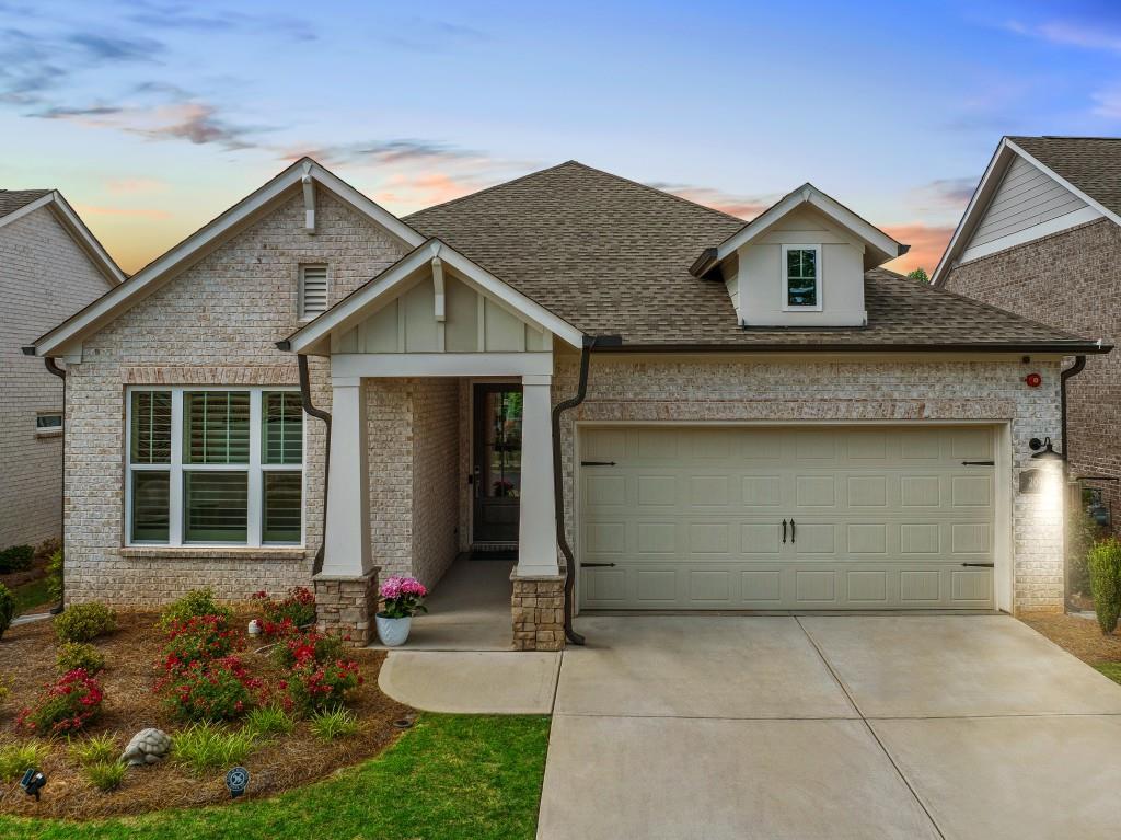 209 Floral Valley Dr., Woodstock, GA 30188