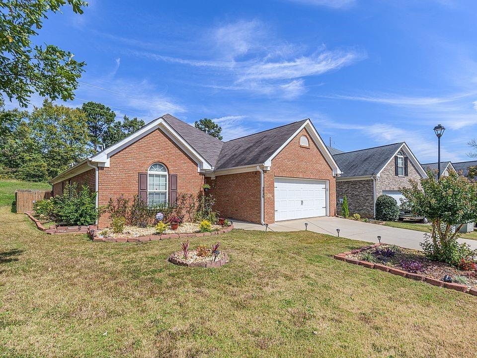 3946 Village Crossing Ln., Ellenwood, GA 30294