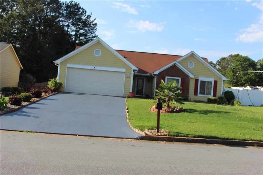 5574 Mccrossin Cir., Lithonia, GA 30038