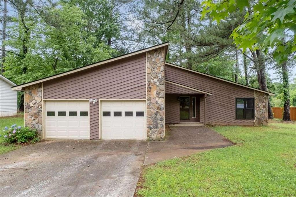 9383 Woodknoll Way, Jonesboro, GA 30238