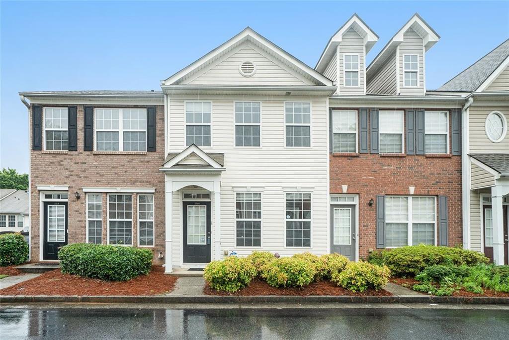 2709 Heathrow Dr., Lawrenceville, GA 30043