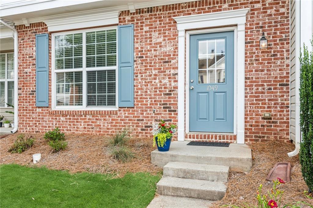 1049 Prestwyck Ct., Alpharetta, GA 30004