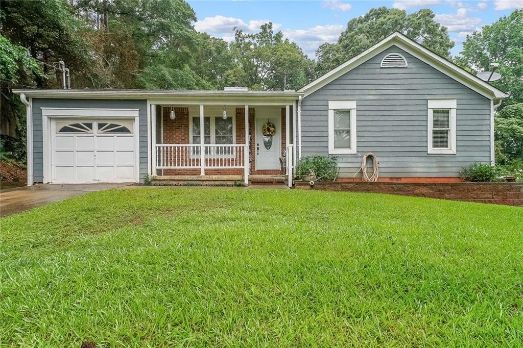 295 Pinehurst Dr., Stockbridge, GA 30281