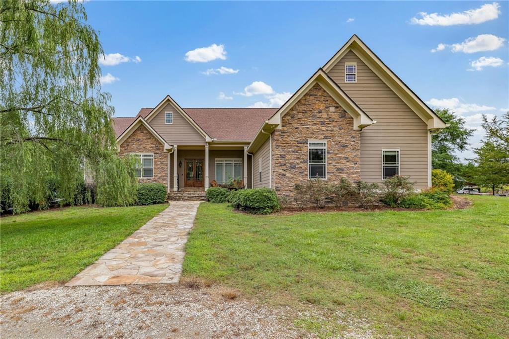 3125 New Hope Rd., Toccoa, GA 30577