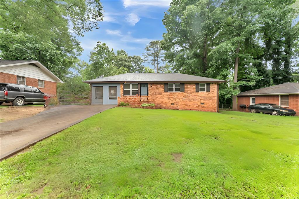 3553 Lakeview Dr., Rex, GA 30273
