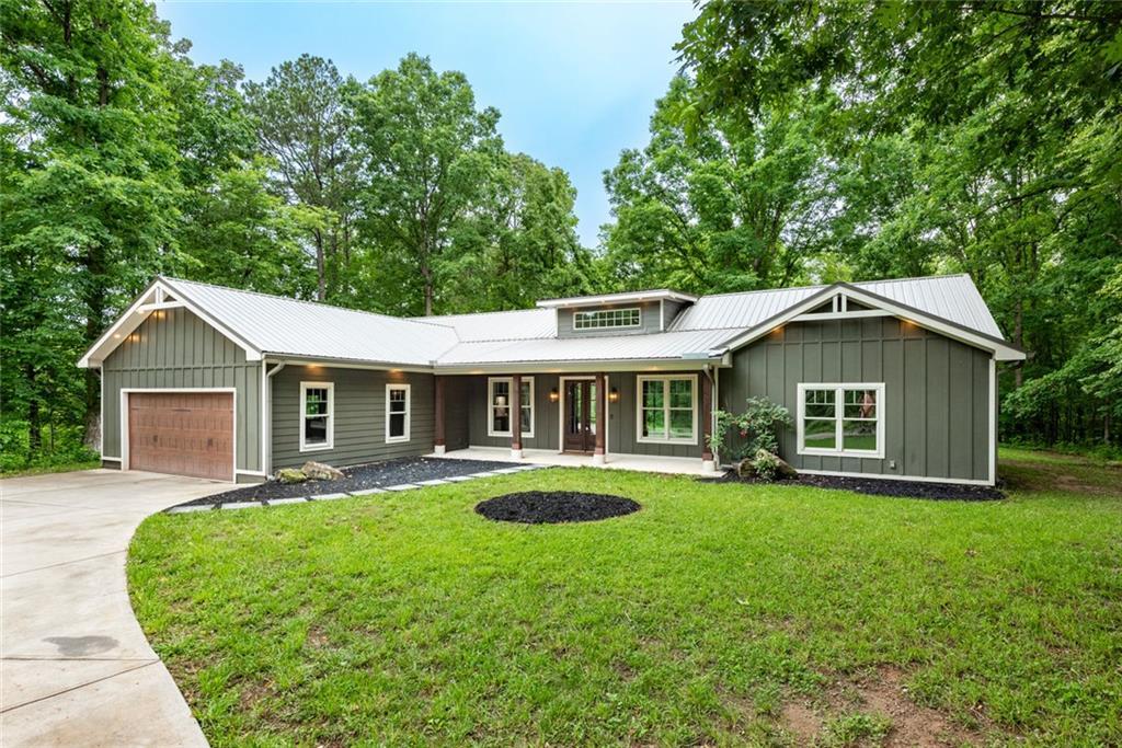440 Shiloh View View, Ball Ground, GA 30107