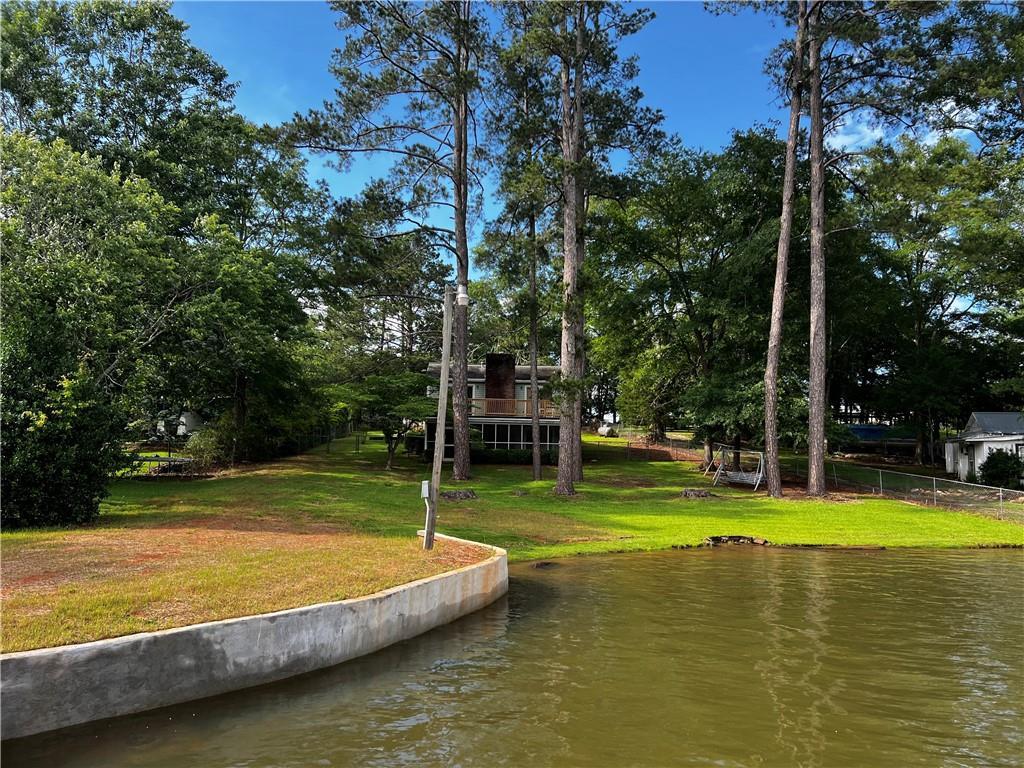 604 Jackson Lake Inn Rd., Jackson, GA 30233