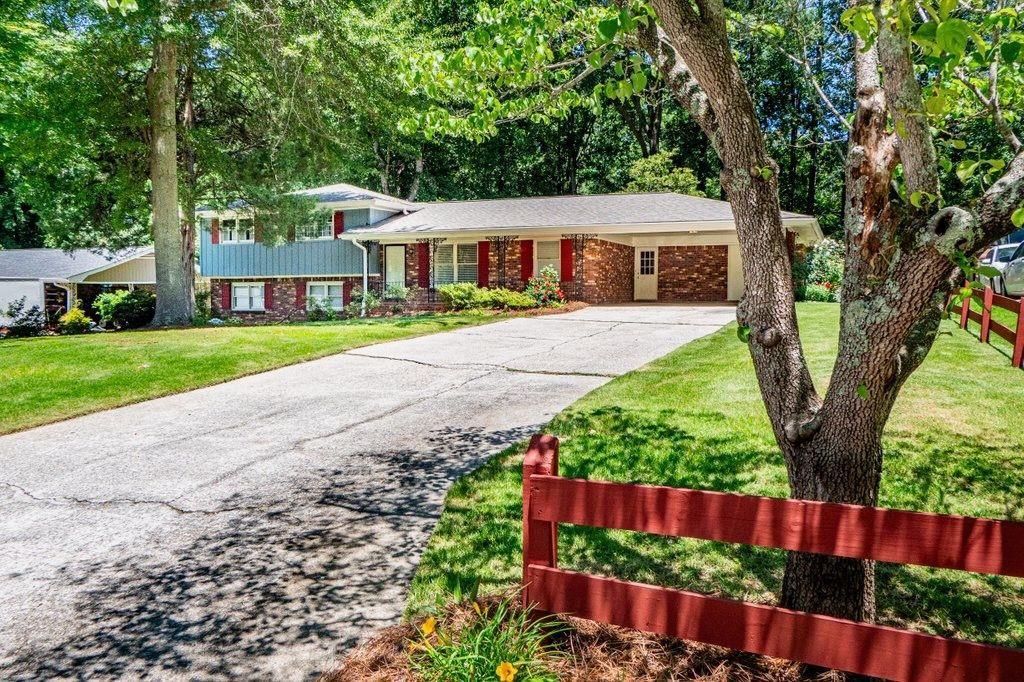 5152 Suggs St., Powder Springs, GA 30127