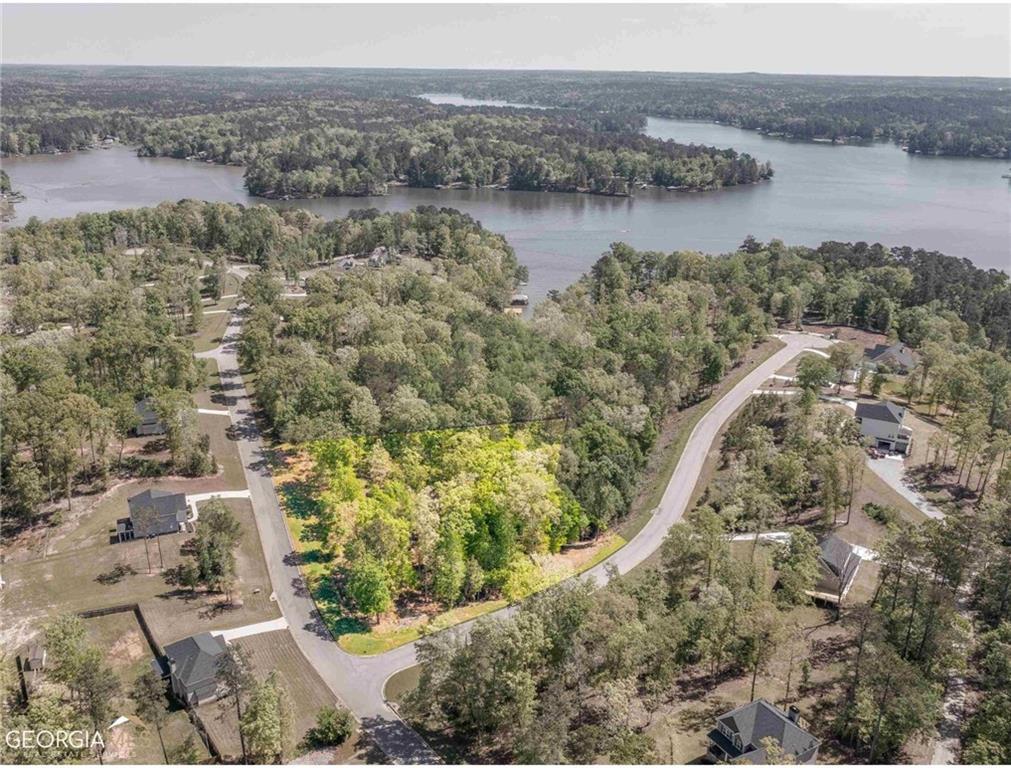104 River Point Rd., Jackson, GA 30233