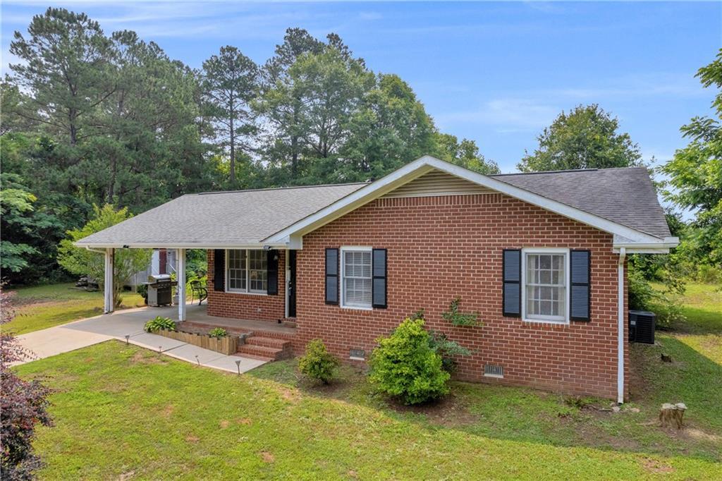 205 Rainey Brooke Dr., Winder, GA 30680