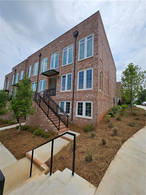 401 Burton Dr., Alpharetta, GA 30009