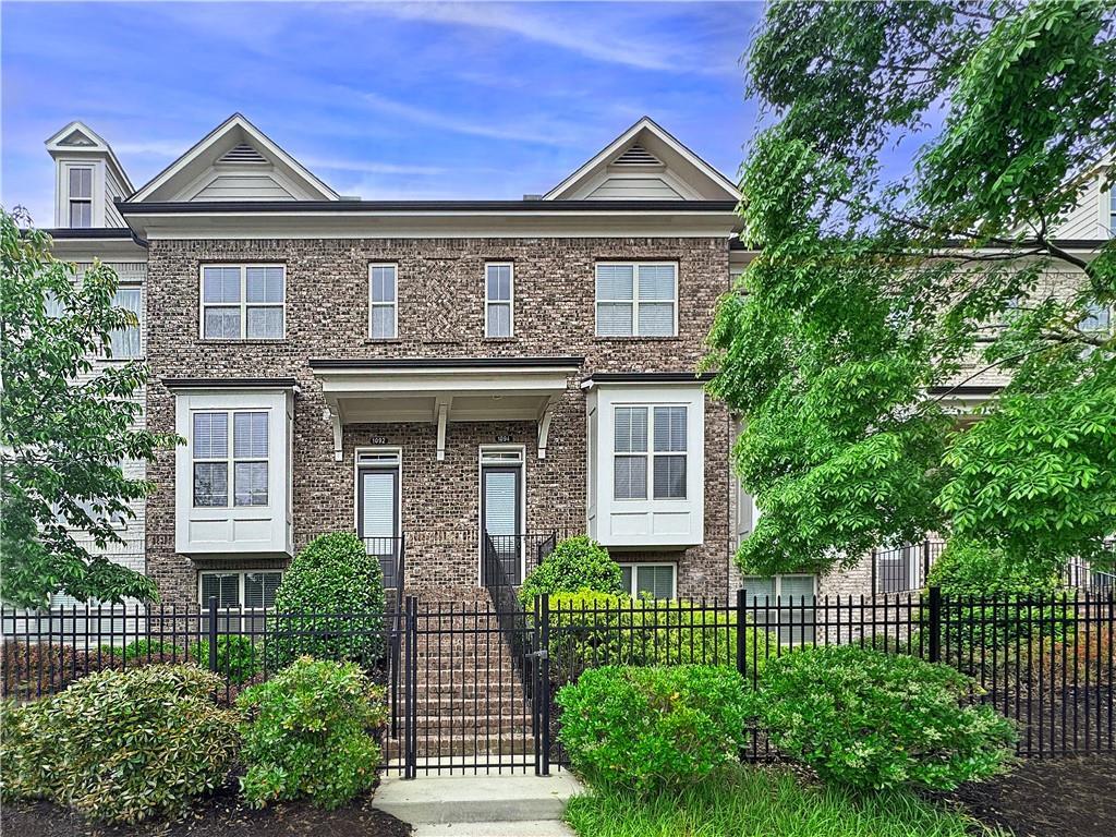 1094 Township Sq., Alpharetta, GA 30022