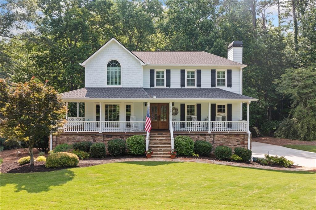 226 Nacoochee Dr., Woodstock, GA 30188