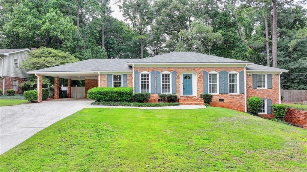 1744 Chateau Dr., Dunwoody, GA 30338