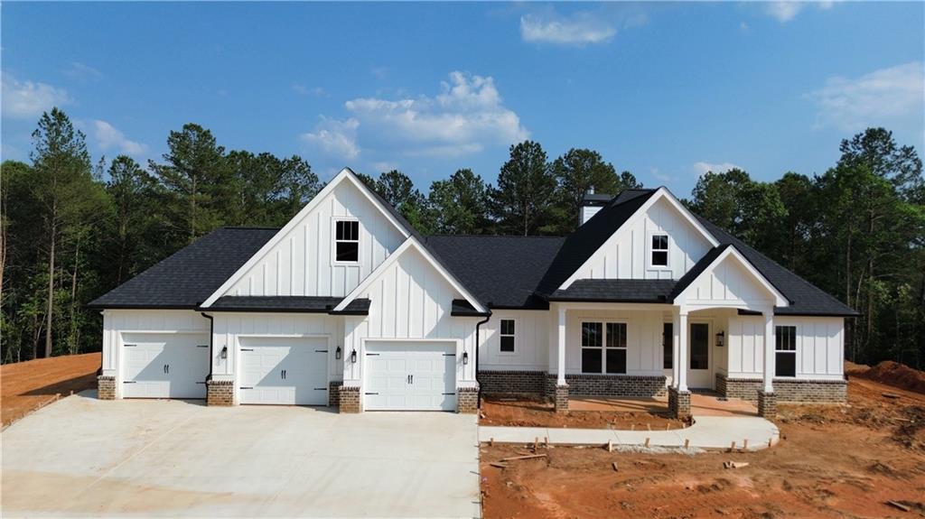 1010 Cable Rd., Waleska, GA 30183