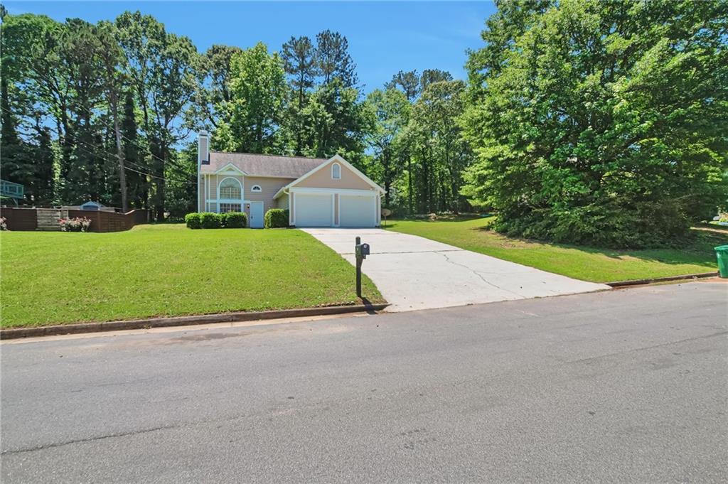 4879 Ardsley Dr., Lithonia, GA 30038