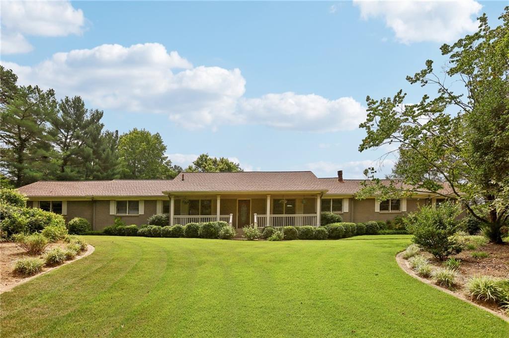 202 Heights Pl., Canton, GA 30114