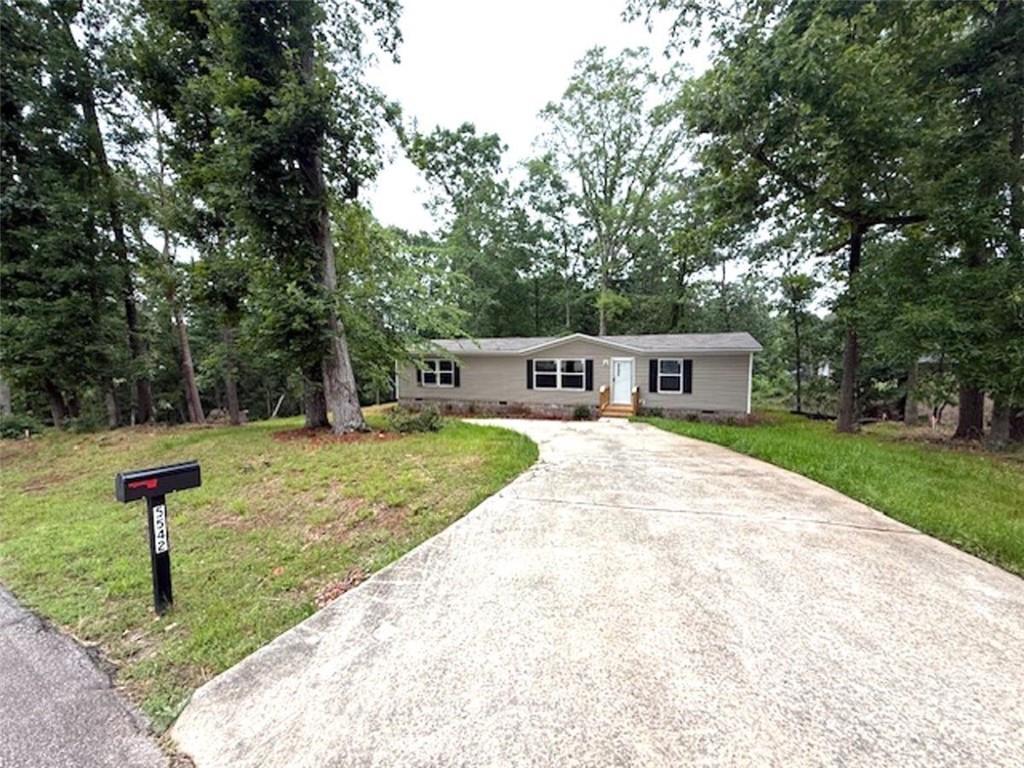 5542 Sallee Dr., Oakwood, GA 30566