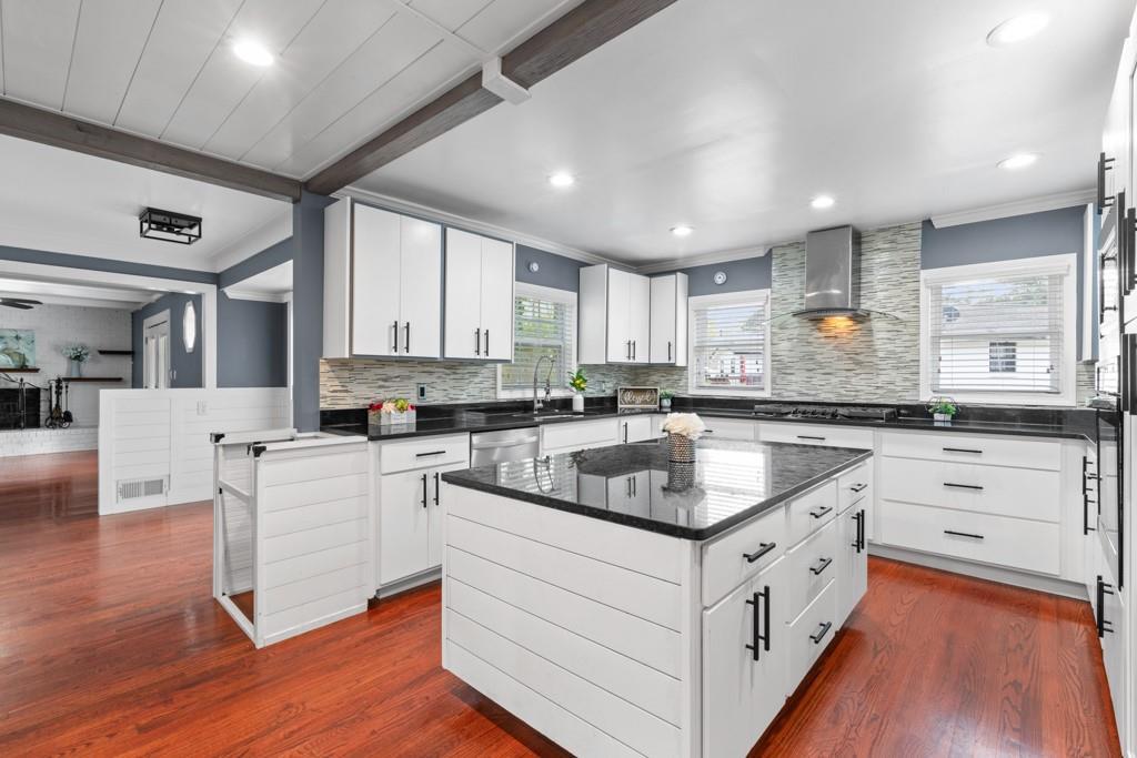 1647 Grandeus Ln., Stone Mountain, GA 30087