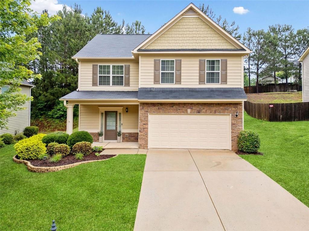 252 Stonewood Creek Dr., Dallas, GA 30132