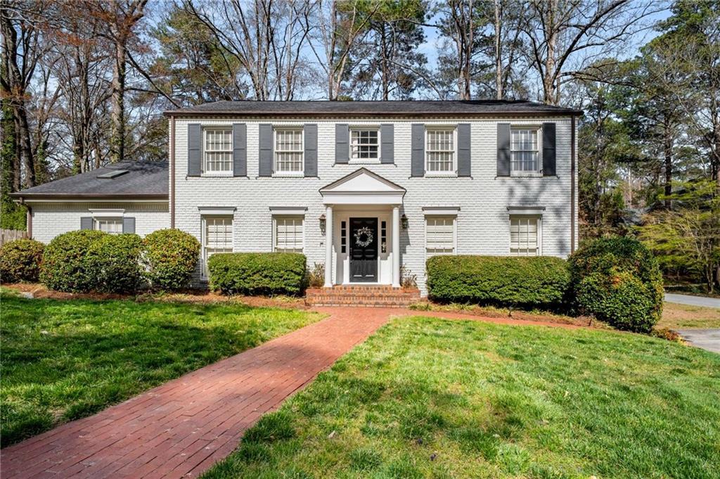 2955 Rhodenhaven Dr., Atlanta, GA 30327