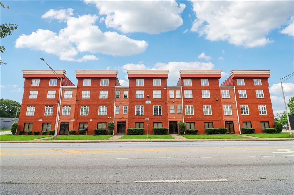2465 Main St. #201, Atlanta, GA 30344