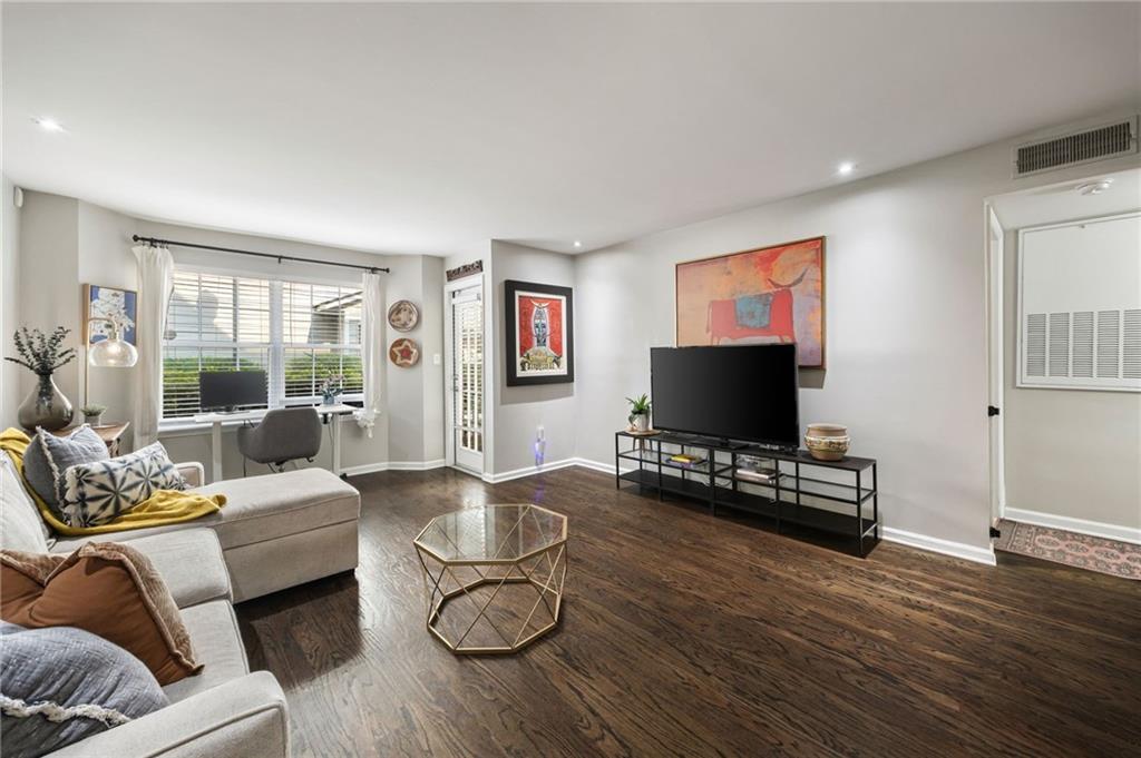 3063 Chastain Park Ct., Atlanta, GA 30342