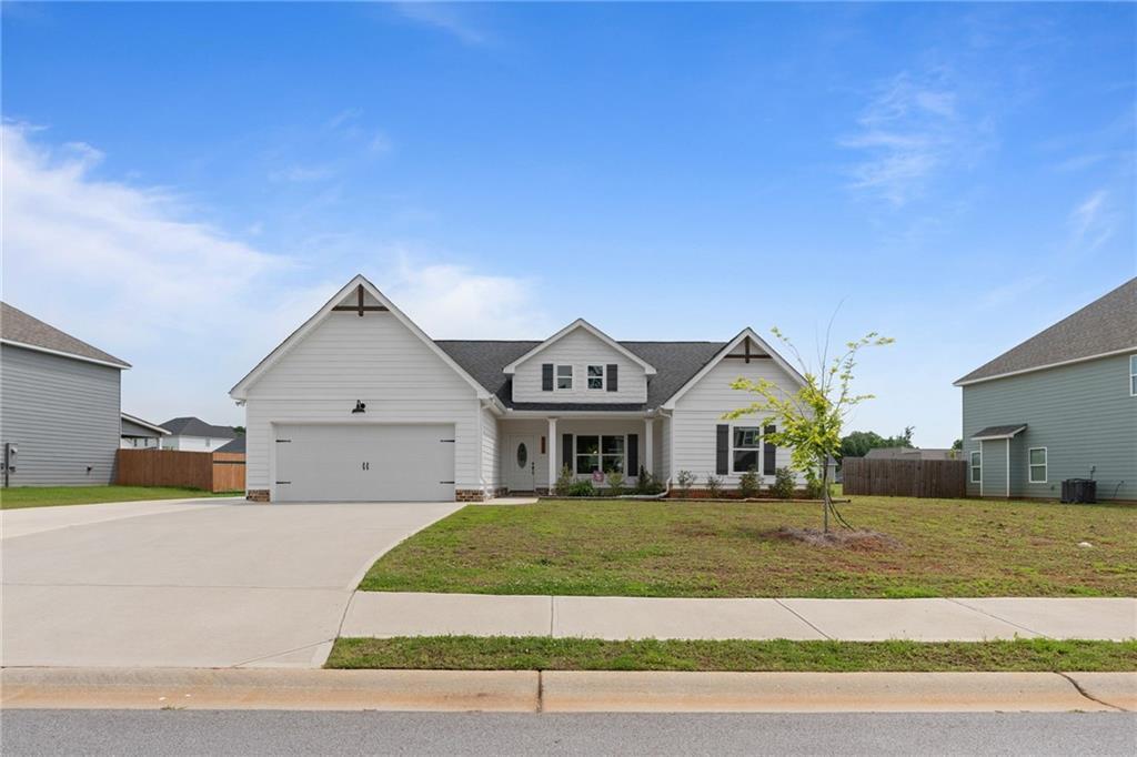 112 Springwood Dr., Carrollton, GA 30117