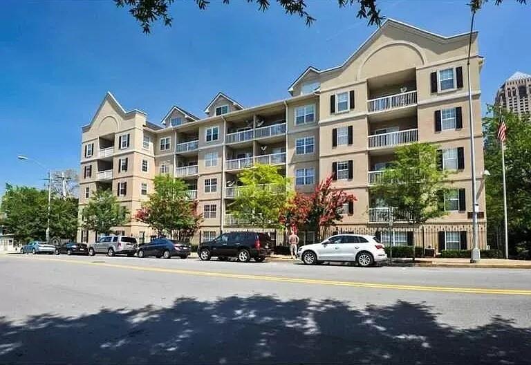 1075 Peachtree Walk #A205, Atlanta, GA 30309