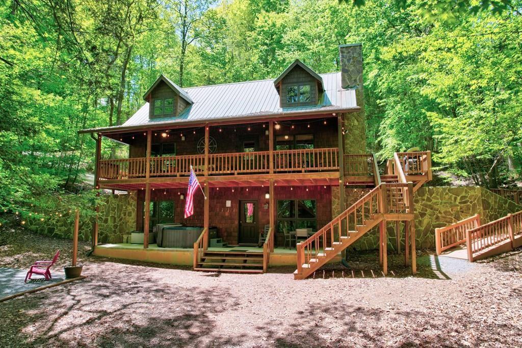 56 Laurel Dr., Blue Ridge, GA 30513